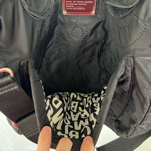 Large Full-Zip Marc Jacob’s Diaper Bag - Picture 9 of 14